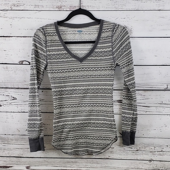 Old Navy Tops - Old Navy Fitted Gray and White Thermal Size S EUC